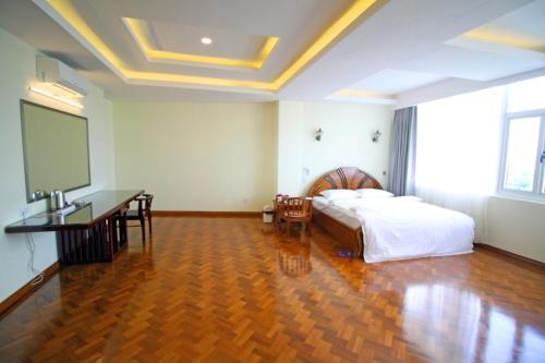 Hotel Varanathi