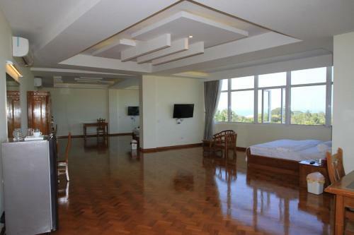 Hotel Varanathi