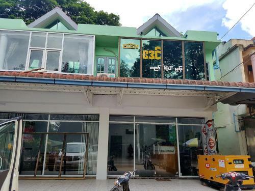 Hostal Eden Guest House