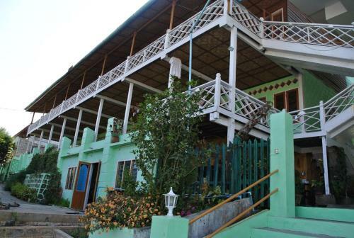 Hostal Golden Lily Guest House