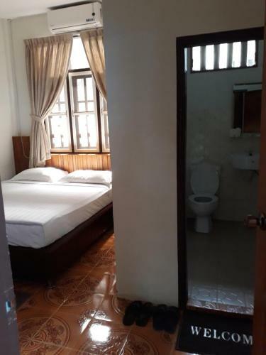 Happy Chaungtha Motel