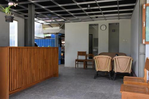 Happy Chaungtha Motel