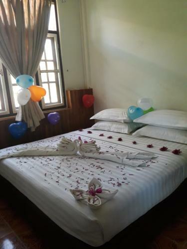 Happy Chaungtha Motel