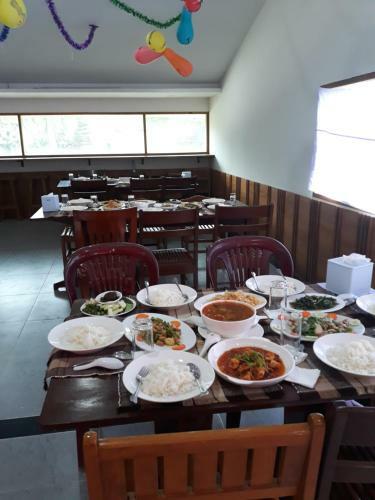 Happy Chaungtha Motel
