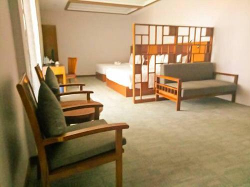 Hotel Azura Beach Resort