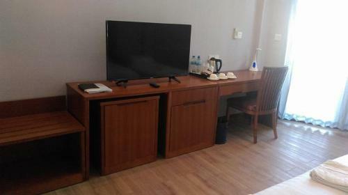Hotel Azura Beach Resort