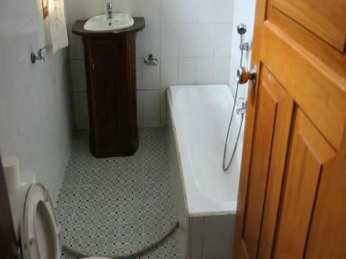 Shwe Thazin Hotel