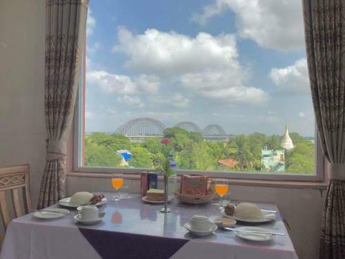 Golden World Hotel