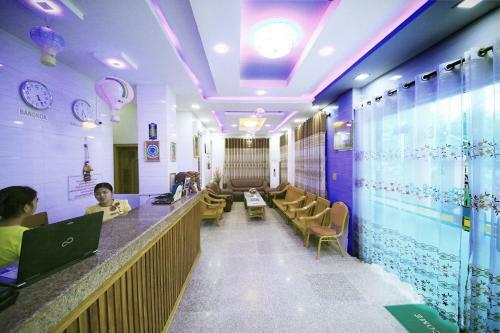 Golden World Hotel