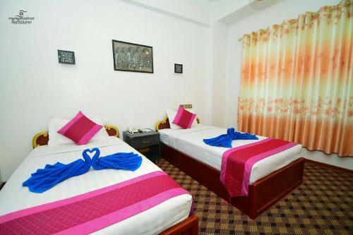 Happy Hotel