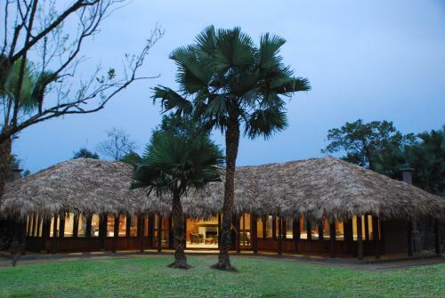 Lodge Putao Trekking House