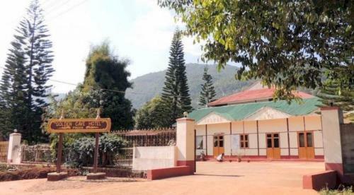 Golden Cave Hotel