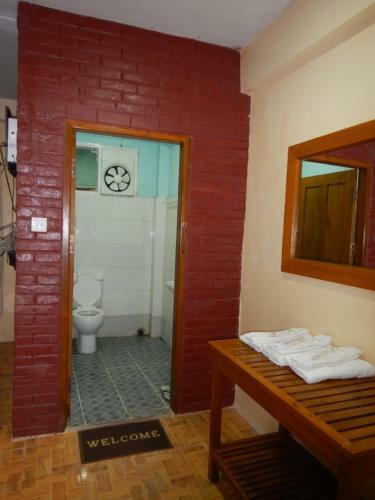 Hostal Gold Star Guest House