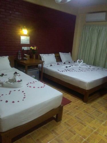 Hostal Gold Star Guest House