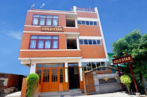 Hostal Gold Star Guest House