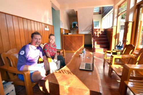 Hostal Gold Star Guest House