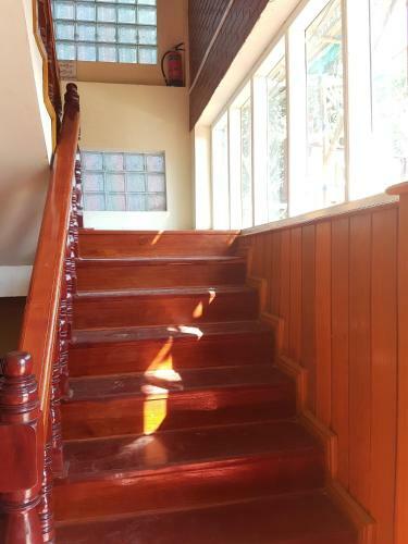 Hostal Gold Star Guest House