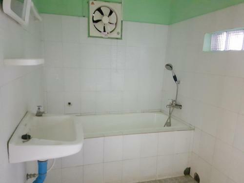 Hostal Shwe Thiha Guest House-burmese Only