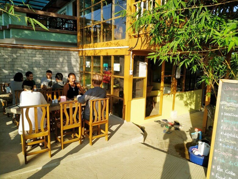 Hostal Dream House Guest House & Restaurant