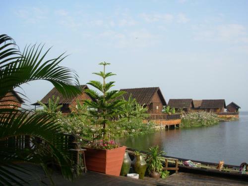 Hotel Golden Island Cottages Nampan