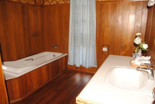 Hotel Golden Island Cottages Nampan