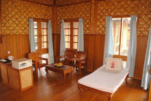 Hotel Golden Island Cottages Nampan