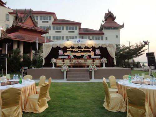 Mawlamyaing Strand Hotel