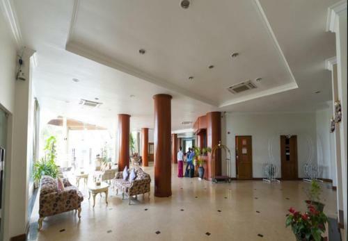 Mawlamyaing Strand Hotel