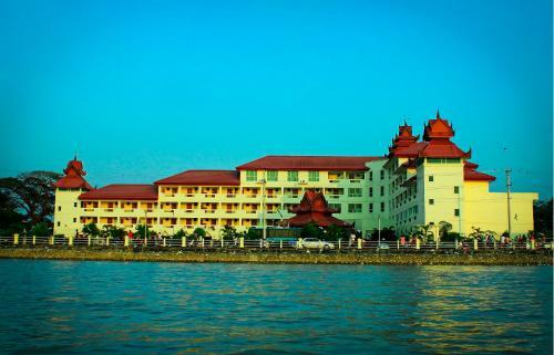 Mawlamyaing Strand Hotel
