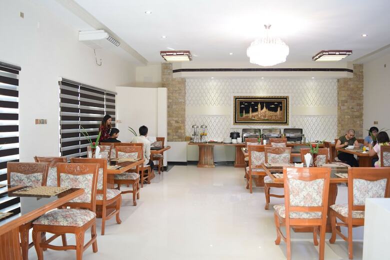 Shwe Taung Tan Hotel - Lake View