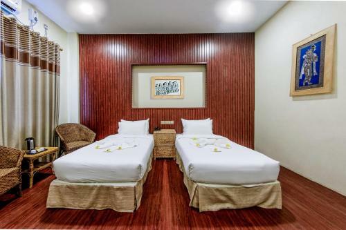 Hotel Royal Emerald River View Resort