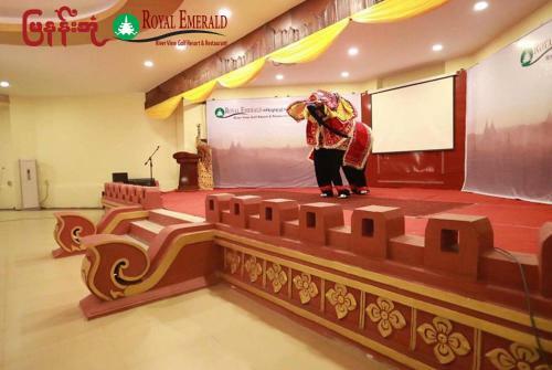 Hotel Royal Emerald River View Resort