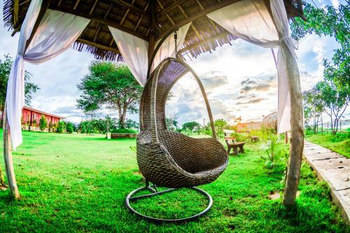 Hotel Royal Emerald River View Resort