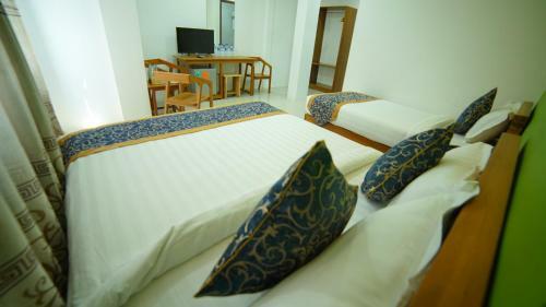 Present Hotel