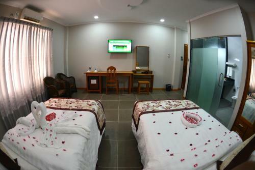 Cherry Bagan Hotel