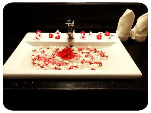 Cherry Bagan Hotel