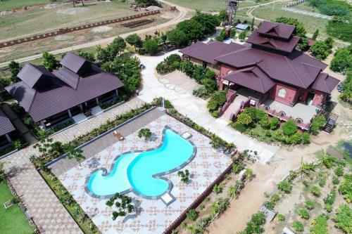 Cherry Bagan Hotel