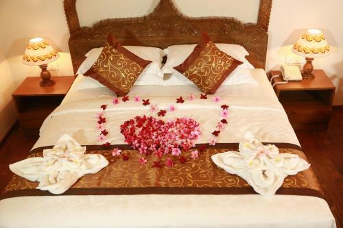 Gracious Bagan Hotel