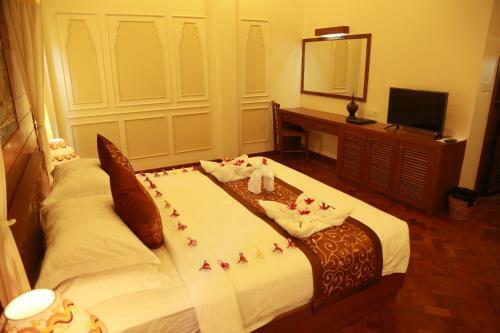 Gracious Bagan Hotel