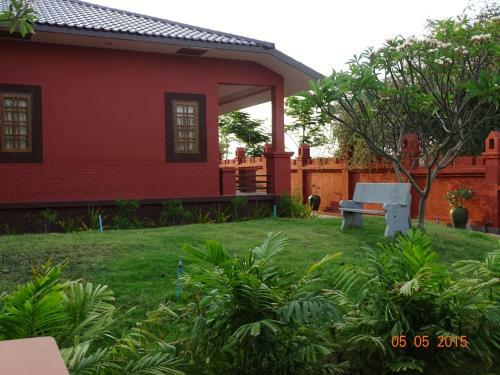 Gracious Bagan Hotel