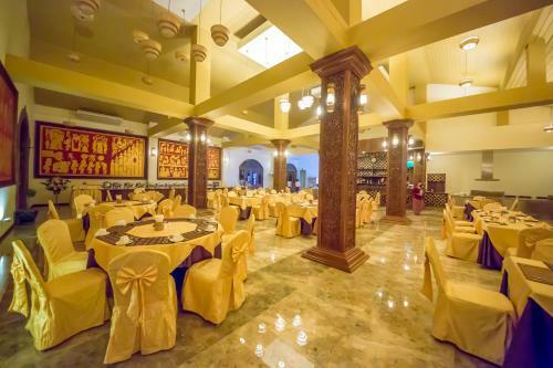 Gracious Bagan Hotel