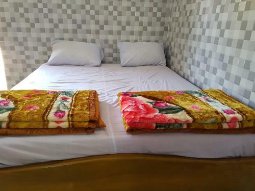 Hostal Lann Guest House - Burmese Only