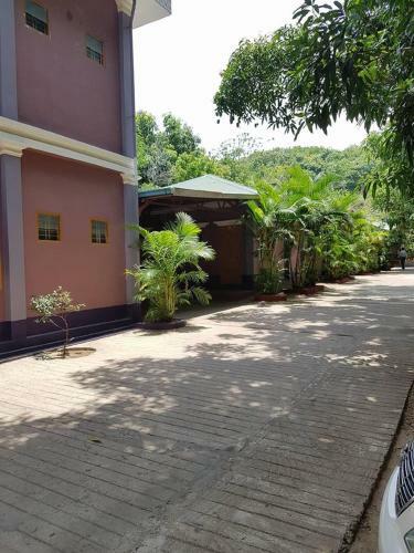 Hostal Lann Guest House - Burmese Only