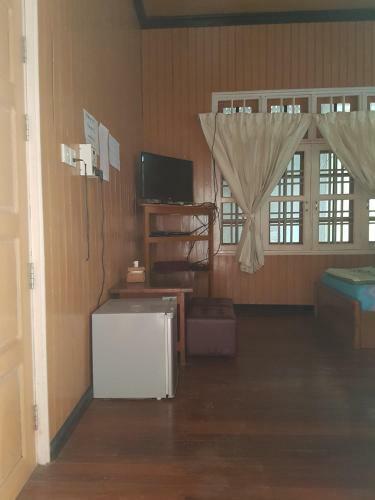 Nyein Thiri Hotel - Burmese Only