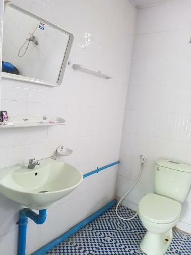 Nyein Thiri Hotel - Burmese Only