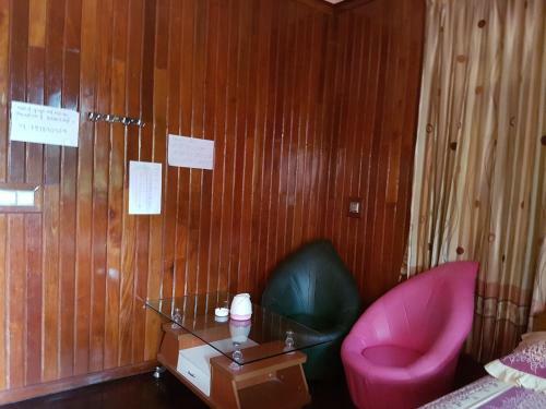 Nyein Thiri Hotel - Burmese Only