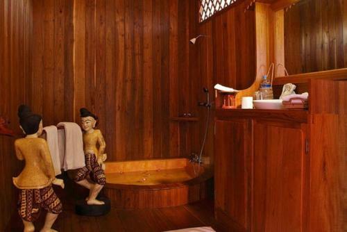 Hotel Shwe Inn Tha Floating Resort