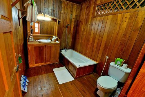 Hotel Shwe Inn Tha Floating Resort