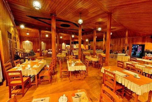 Hotel Shwe Inn Tha Floating Resort