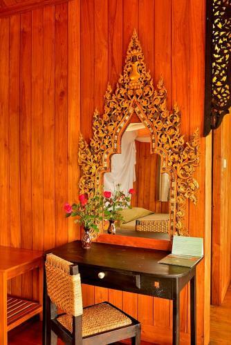 Hotel Shwe Inn Tha Floating Resort